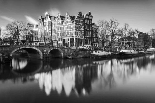 Schöne Aussicht Auf Das Unesco Weltkulturerbe Prinsengracht Und Reguliersgracht Amsterdam — Stockfoto