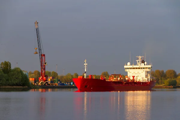 Lastfartyg Vid Kaj Fraktfartyg Med Container Havet — Stockfoto