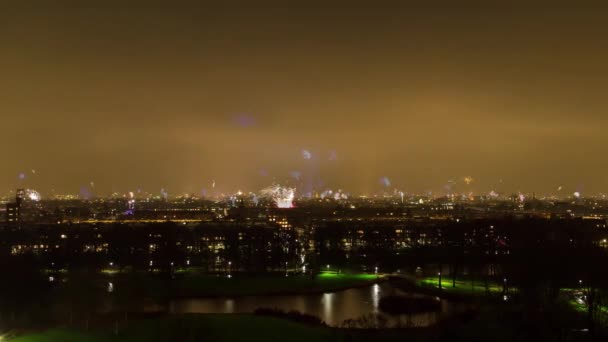 Beautiful Uhd Aerial Night Timelapse Video Fireworks Cityscape Skyline Amsterdam — стоковое видео