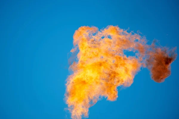 Combustion de gaz de pétrole associé — Photo