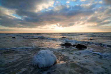 Hazar Denizi kıyısında
