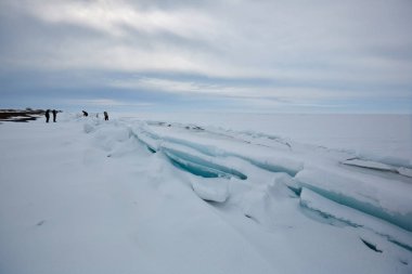 Balkaş Gölü üzerinde buz Brandası