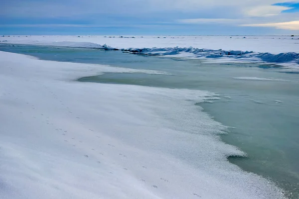 Ο hummock πάγος στη Λίμνη Balkhash — Φωτογραφία Αρχείου