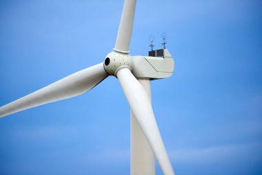 Rüzgar elektrik santrallar. Rüzgar enerjisi rüzgar türbini için mekanik güç jeneratörleri Elektrik güç için hava akışı kullanmaktır. Bir Rüzgar Çiftliği Rüzgar Türbini elektrik enerjisi üretimi için kullanılan aynı konumda grubudur.