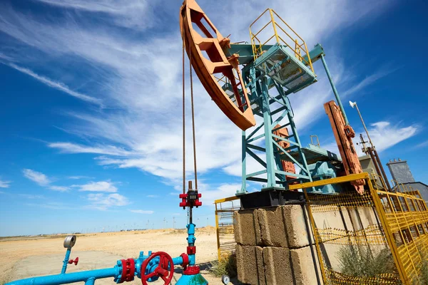 Pumpjack Pumpjack Overground Drive Reciprocating Piston Pump Oil Well Arrangement — Stock Photo, Image