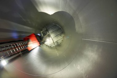 Rüzgar türbinleri içinde. Bir Rüzgar Çiftliği Rüzgar Türbini elektrik enerjisi üretimi için kullanılan aynı konumda grubudur.