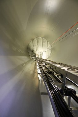 Rüzgar türbinleri içinde. Bir Rüzgar Çiftliği Rüzgar Türbini elektrik enerjisi üretimi için kullanılan aynı konumda grubudur.