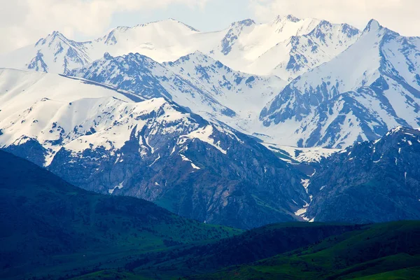 Βουνά Στο Φυσικό Καταφύγιο Ακσού Ζαμπάγκλι Περιοχή Τουρκεστάν Καζακστάν — Φωτογραφία Αρχείου