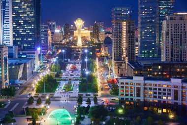 Nur Sultan 'ın akşam manzarası. Nur-Sultan Kazakistan 'ın başkentidir..