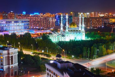 Nur Sultan 'ın akşam manzarası. Nur-Sultan Kazakistan 'ın başkentidir..