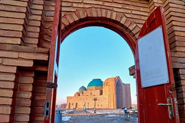 Khoja Ahmed Yasawi Mausoleum Doors Museum Unesco World Heritage Site — 스톡 사진