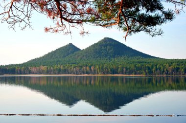 Kuzey Kazakistan bölgesinde mavi göl. Aiyrtau Gölü