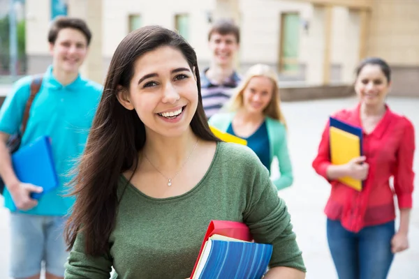 Female Student Outdoors Her Friends — Stock Photo, Image