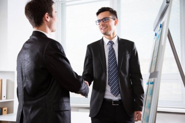 İş Adamları Tokalaşıyor 