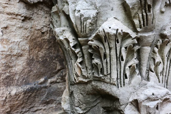 Antic column detail — Φωτογραφία Αρχείου