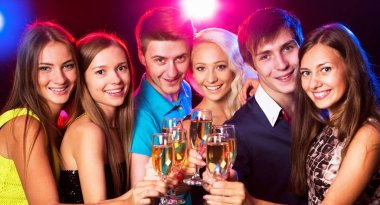 mutlu insanlar birbirleri ile makara ile sorun