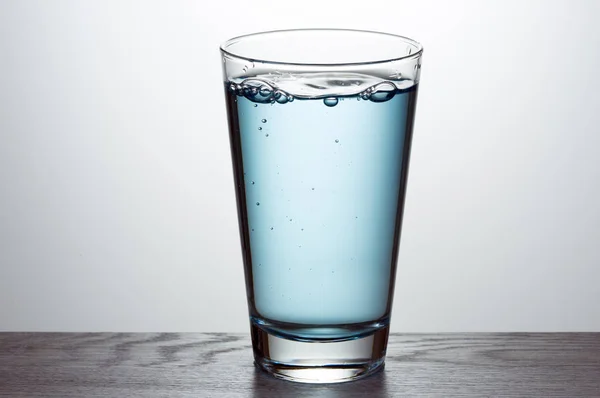 Vaso de agua dulce azul — Foto de Stock