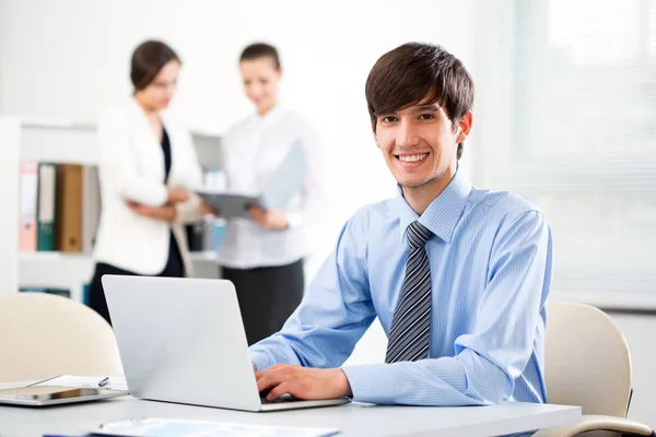 Young Businessman Colleagues Discussing Background — Stock Photo, Image