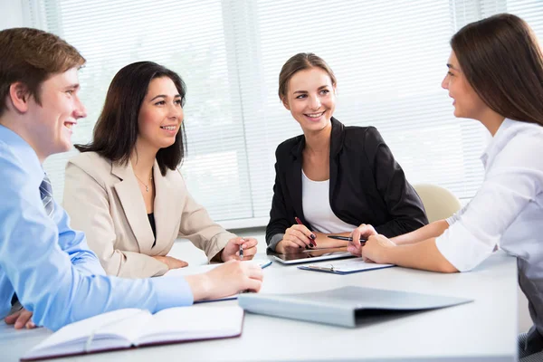 Businesspeople in a meeting at office — Stock Photo, Image