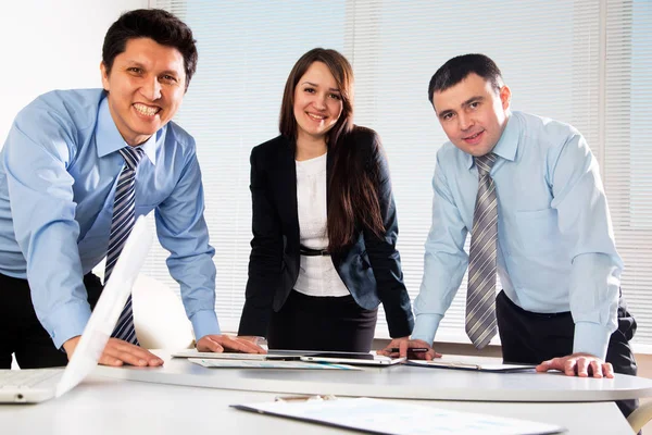 Geschäftsteam Arbeitet Büro Gemeinsam Geschäftsprojekt — Stockfoto