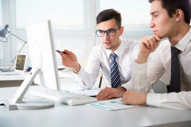 Yeni proje tartışıyor işadamları