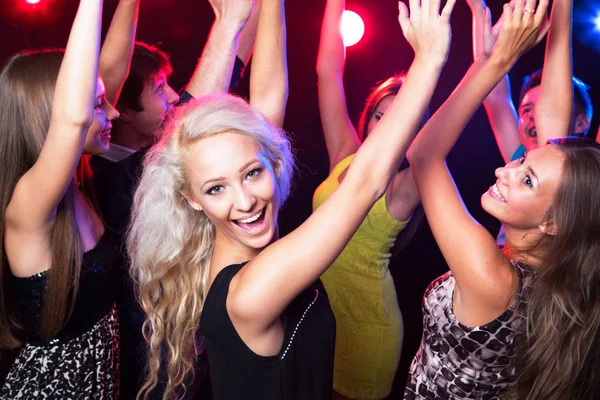 Jongeren Die Plezier Hebben Met Dansen Het Feest — Stockfoto