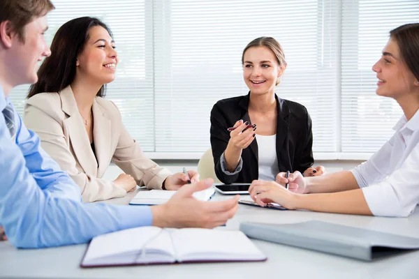 Businesspeople in a meeting at office — Stock Photo, Image