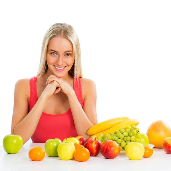 Sorrindo mulher bonita com frutas — Fotografia de Stock