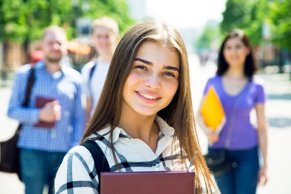 Female Students Outdoors Her Friends — Stock Photo, Image