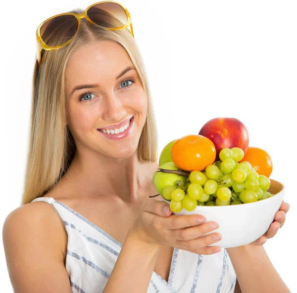 Bonita mujer con frutas — Foto de Stock