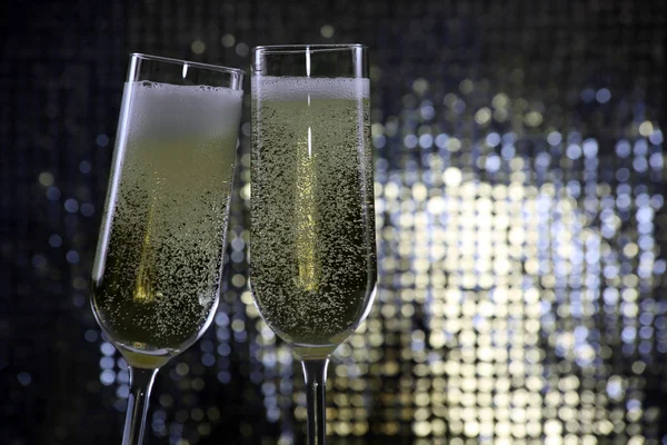 Champagneglazen in nachtclub — Stockfoto