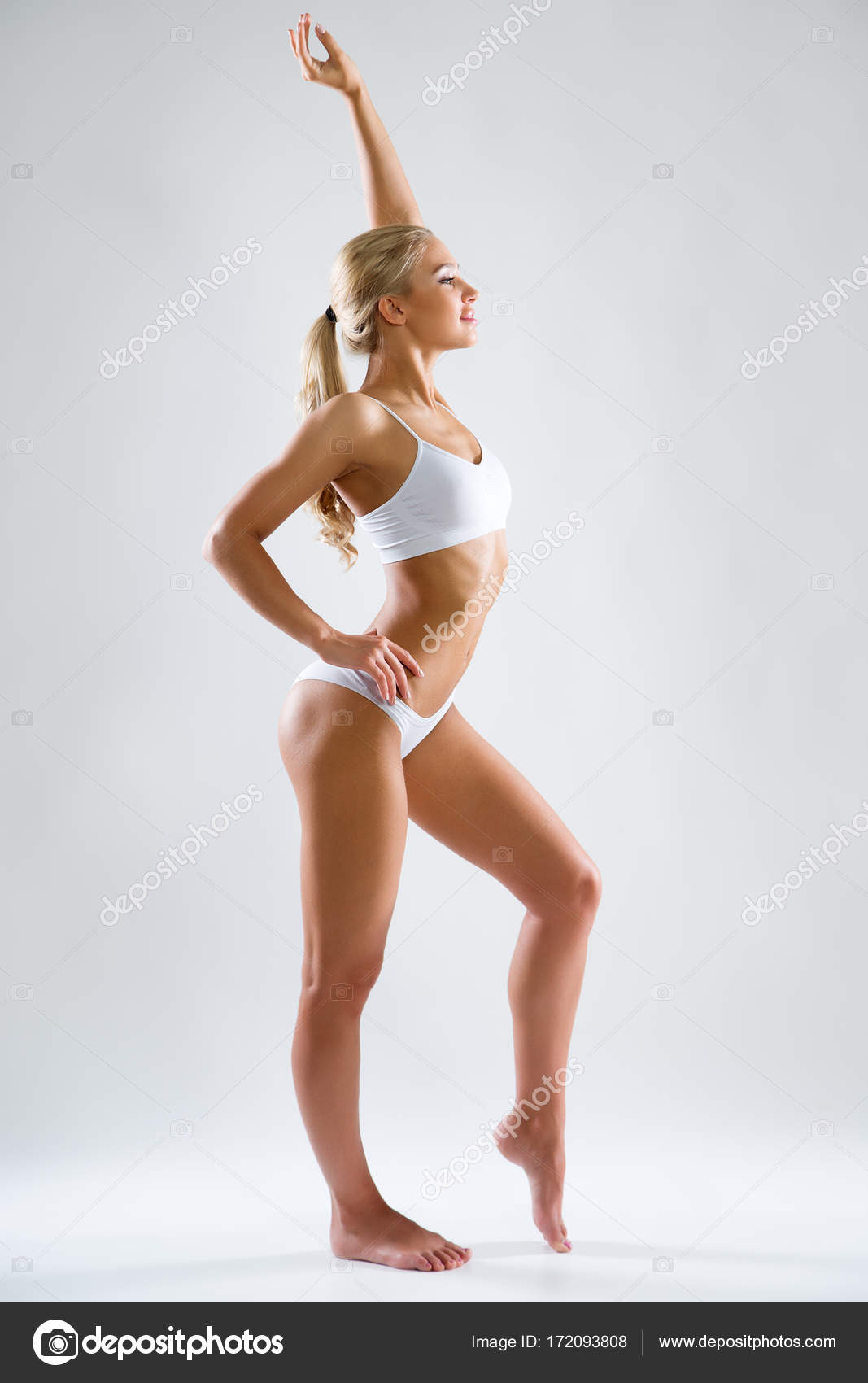 Beautiful fitness woman Stock Photo by ©chagin 172093808