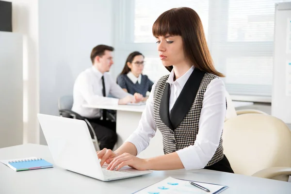 Business woman in the office — Stock Photo, Image