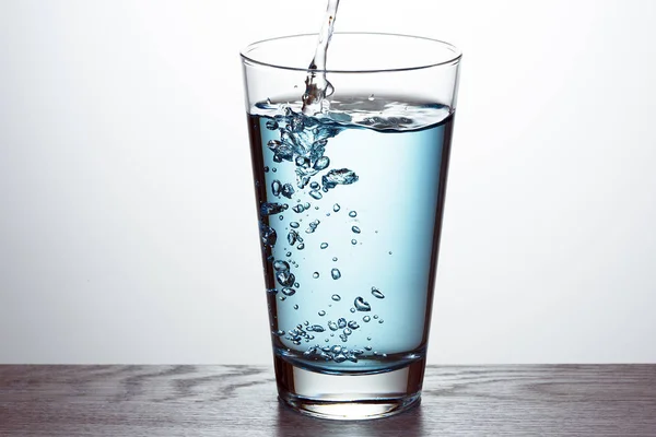 Vaso de agua dulce azul — Foto de Stock