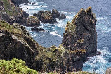 Galiçya 'nın engebeli sahillerinde