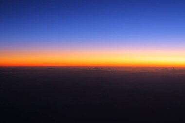 Gökyüzünden gün batımı görünümü