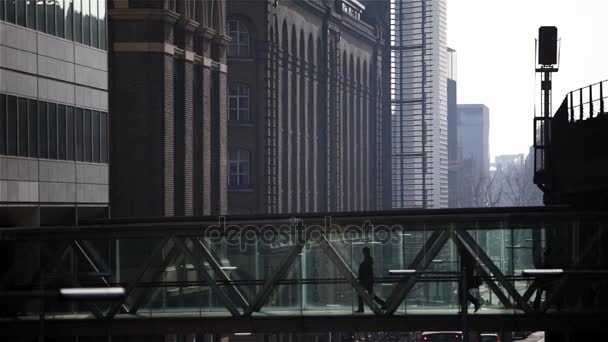 London ingázók footbridge — Stock videók