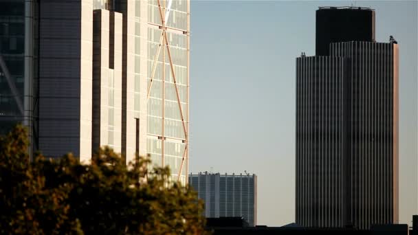 Londoner Wolkenkratzer; Einspielung — Stockvideo