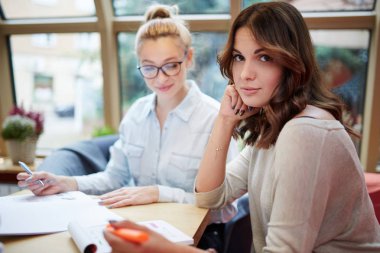 Sıkı çalışmak en iyisi başarı için yol