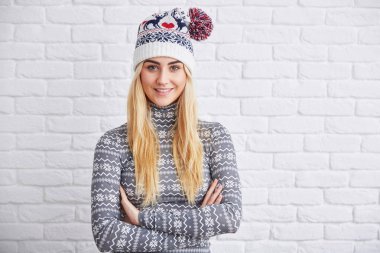 sarışın kendine güvenen kız