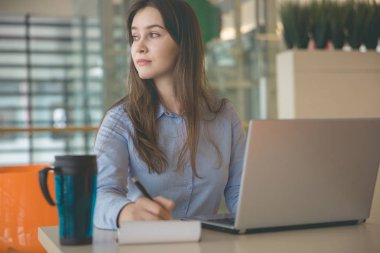 İş hakkında düşünme