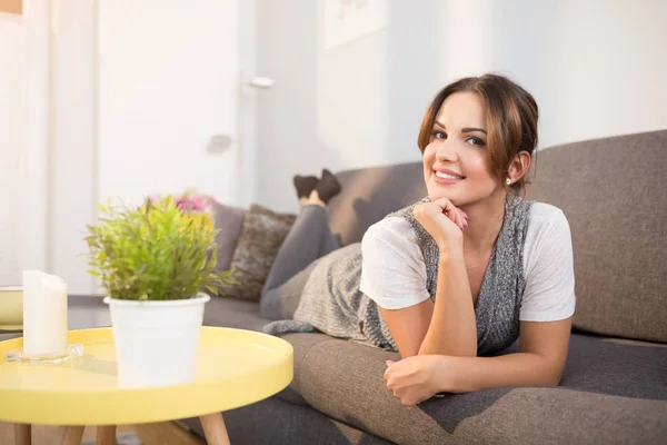 Chica bastante segura — Foto de Stock