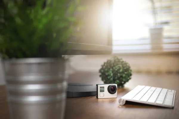 Gopro camera on the office desk — Stock Photo, Image