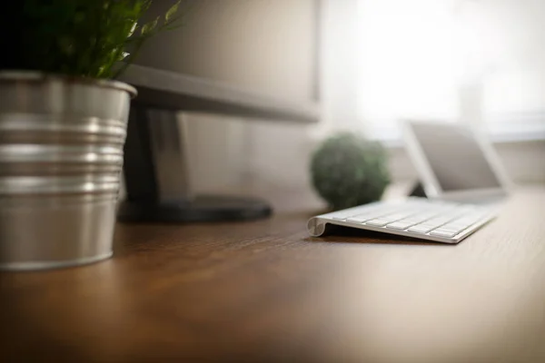 Side view of office desk — Stock Photo, Image