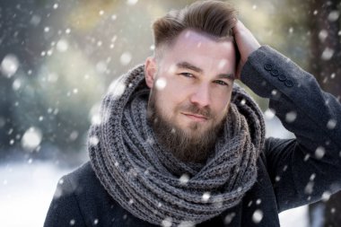 Benim saç modeli her hava hayatta kalacak