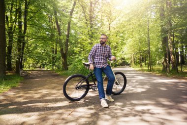 Bisiklet yolculuğu sırasında bir mola