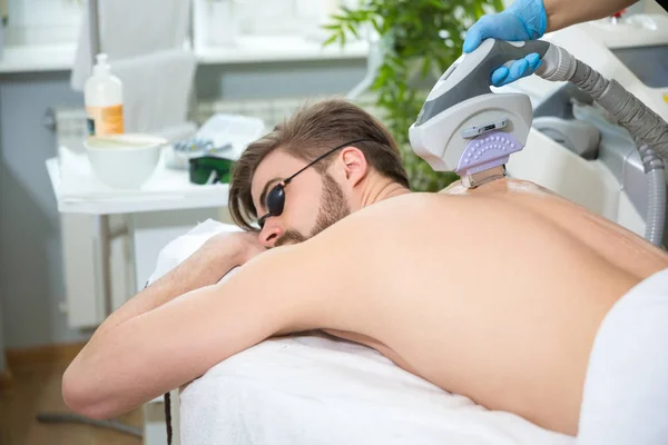 IPL tedavisi erkek arkada