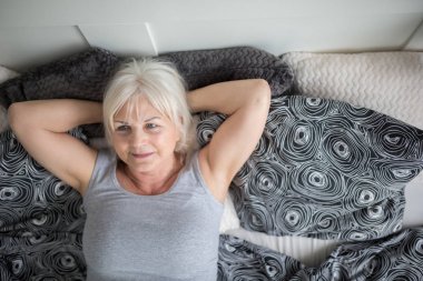 Üst düzey Bayan yatak hayal yalan