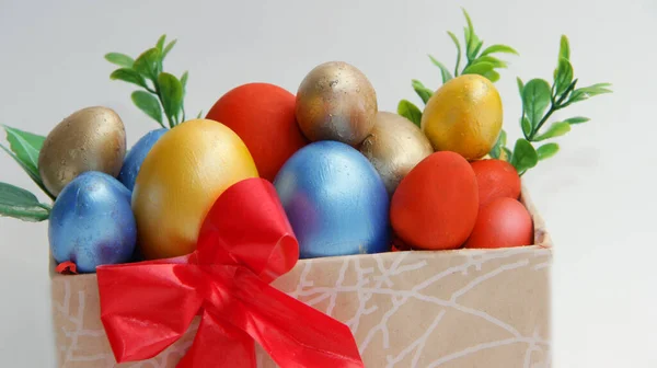 Montaña Brillantes Huevos Pascua Para Pascua —  Fotos de Stock