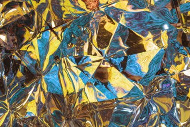 Sonsuzluk aynalarının geometrik renkli desenlerine fantastik yansıyan 